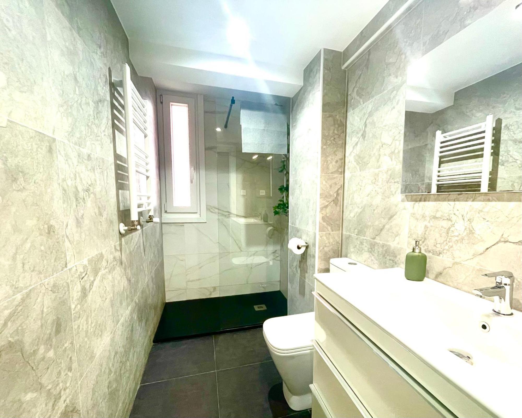 Moderno Apartamento Cerca Del Metro Бильбао Экстерьер фото